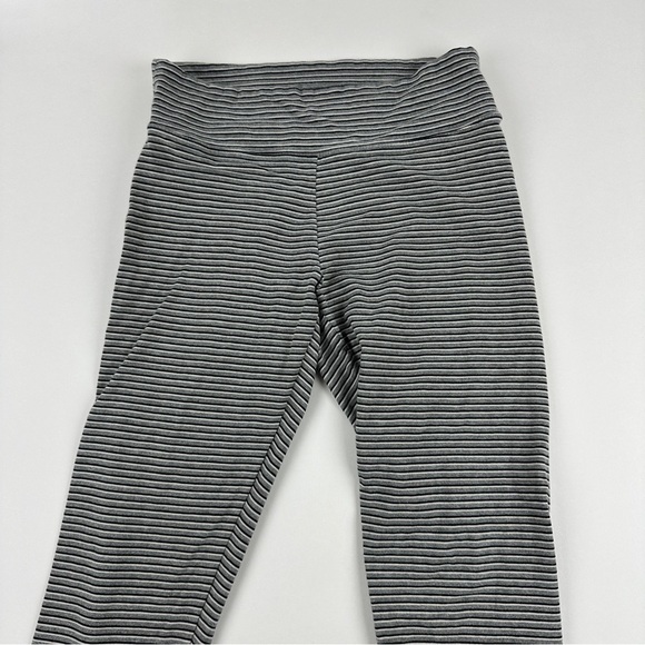 Amerian Eagle Leggings Womens Large Gray Black Striped - Picture 5 of 11